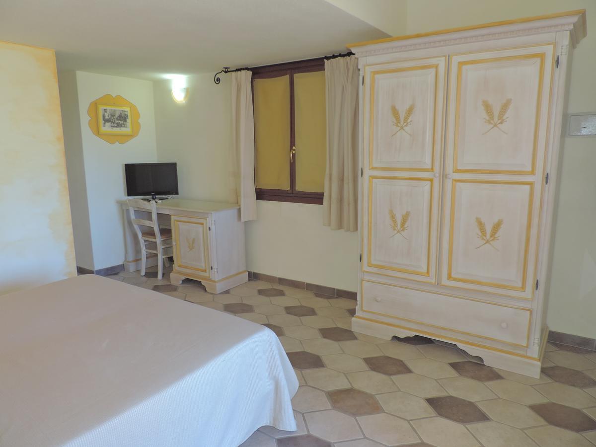Hotel Minnia บูโดนี ภายนอก รูปภาพ