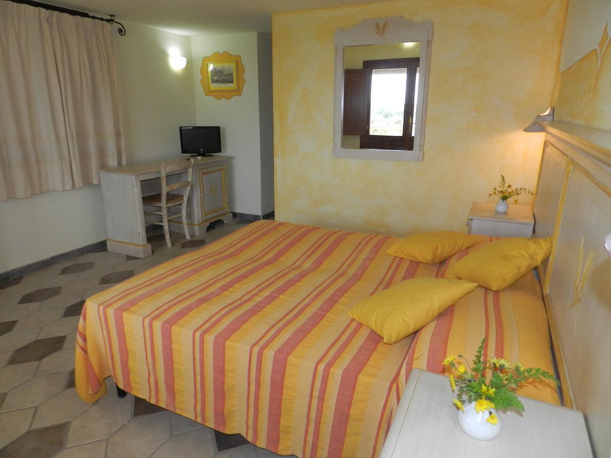 Hotel Minnia บูโดนี ภายนอก รูปภาพ