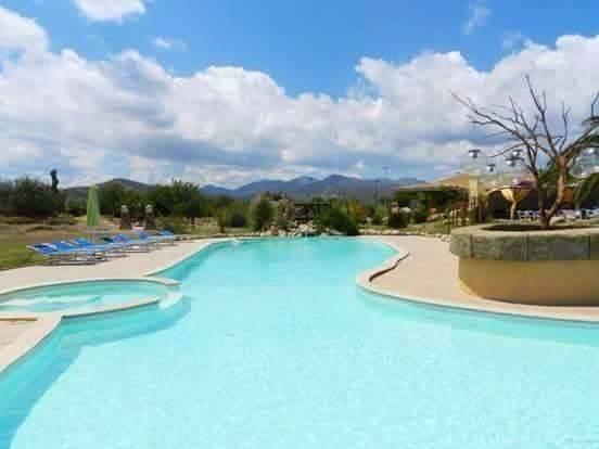 Hotel Minnia บูโดนี ภายนอก รูปภาพ